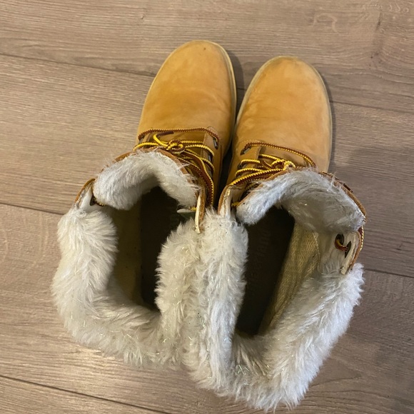 Timberland women’s boots with fur - Picture 2 of 8